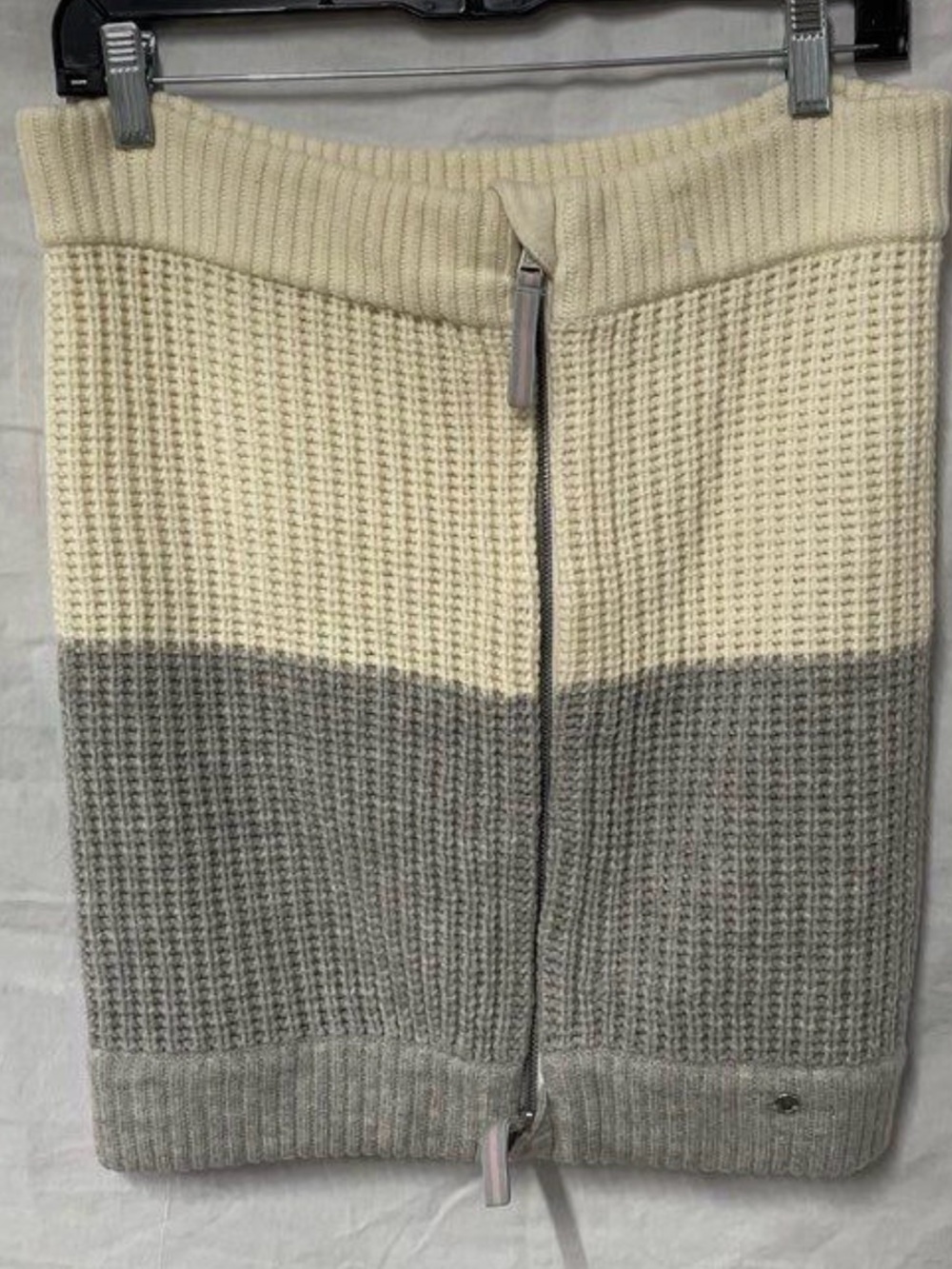LULULEMON 100% MERINO WOOL CREAM GRAY ZIP CLOSURE SCARF WRAP SHAWL SIZE 0/S